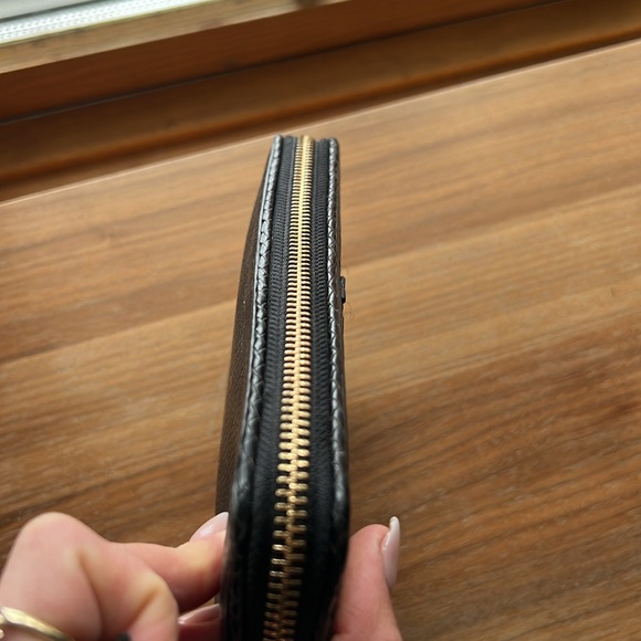 Tory Burch Continental Wallet - Picture 4 of 5